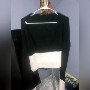 Black and white long sleeve knitted sweater